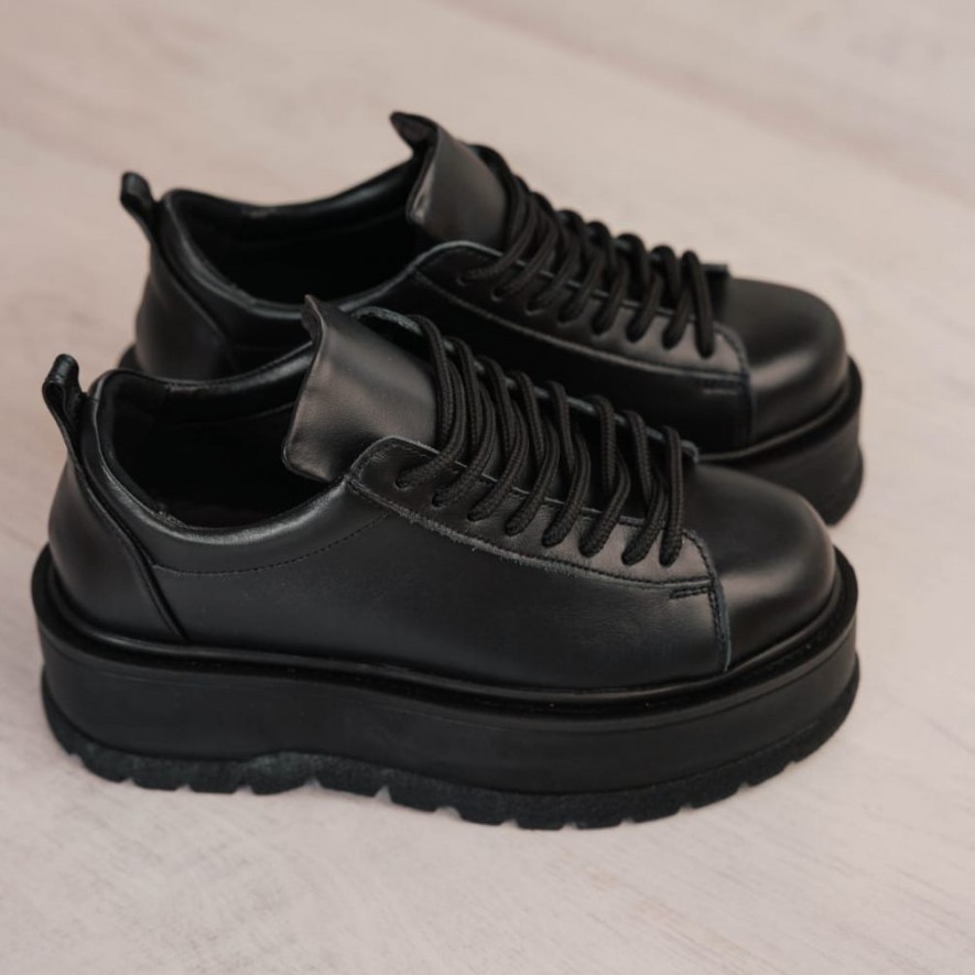 *. Sneakers - Medellin - Black - Basic